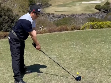 「ナイッショー！！」ダチョウ倶楽部・ジモン、華麗なTショット動画が話題に！