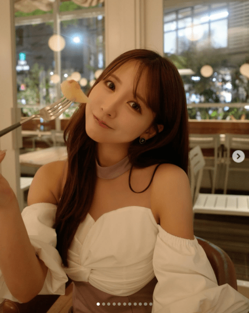 三上悠亜「食べる？」彼女とデートなうな写真が可愛すぎる！