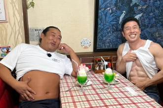 「月刊筋肉贅肉すぎてステキー！」なかやまきんに君×ロバート秋山、前橋ロケの筋肉共演が話題に
