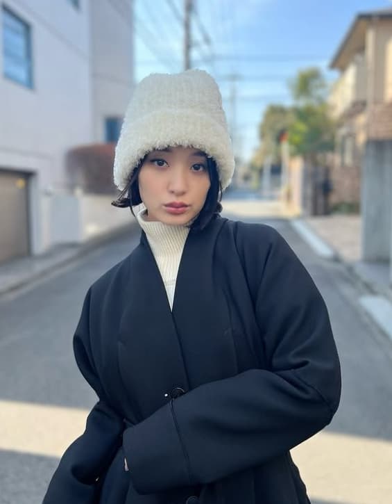 冬コーデのポイントはこれ！剛力彩芽がチャーミングなニット帽が話題