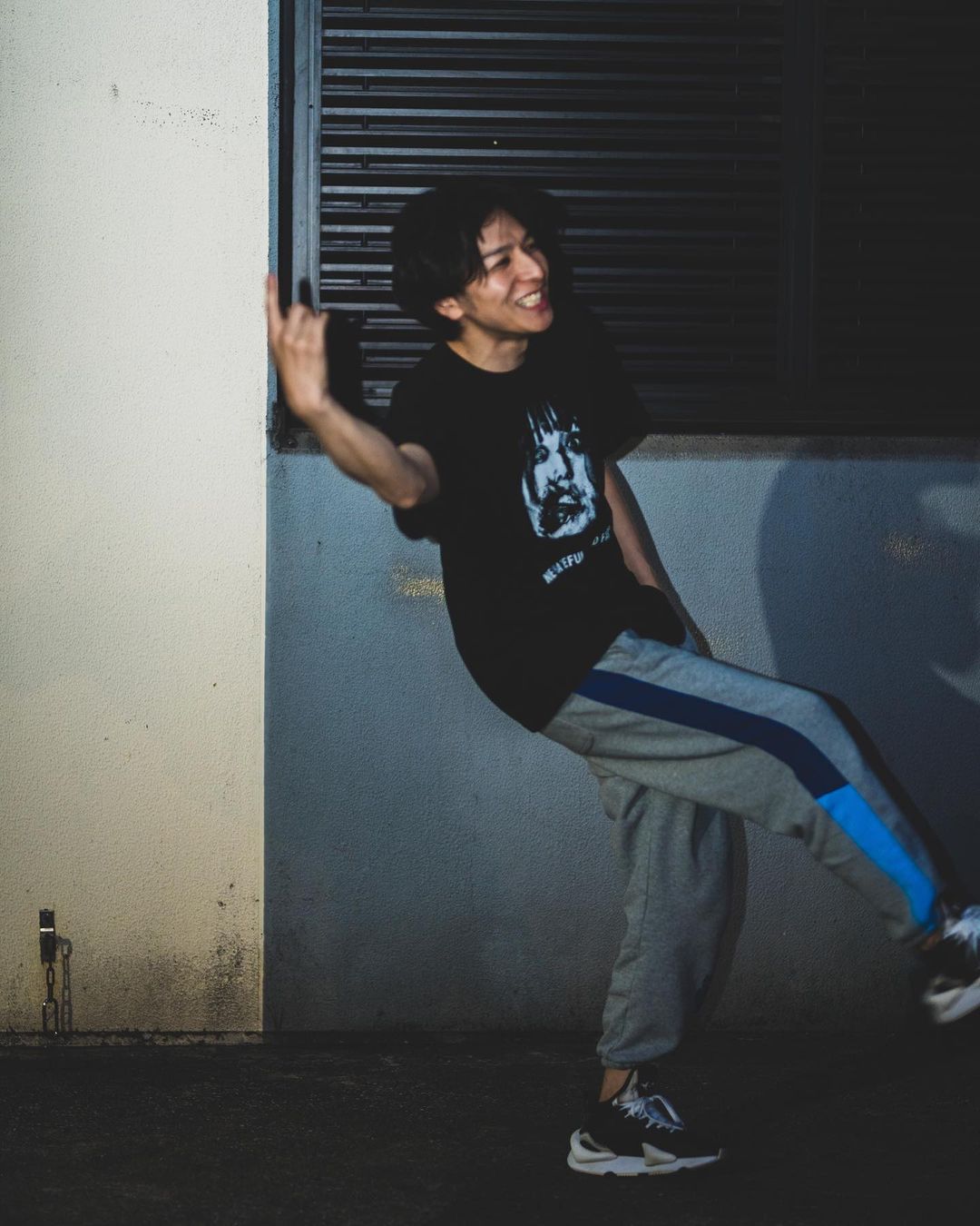 生田斗真さんのオフショットに「「可愛い〜😍好き❤️❤️❤️❤️❤️❤️」とファン闘絶💘