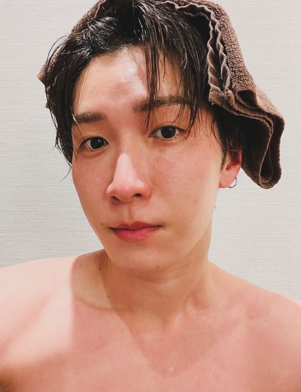 Snow Man・渡辺翔太が大胆なショットを披露しファン悶絶💖「今日も特大ファンサをありがとう😍」