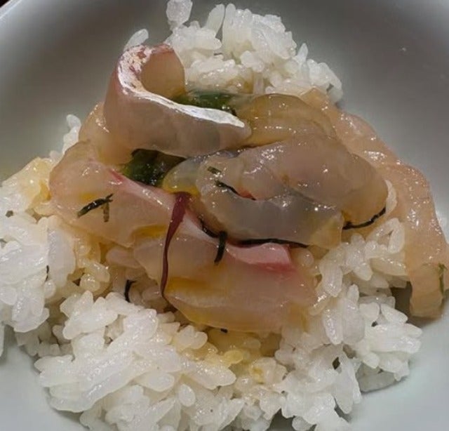 「愛媛を浴びた」ミキ昴生が吉本社員の方々と空港で晩ご飯！