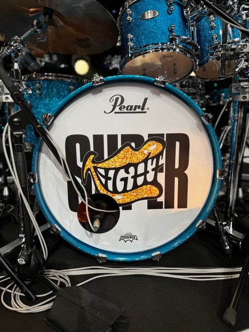 SUPER EIGHT・大倉がグループの新ロゴ披露💖「おかえり、くちびるくん。」