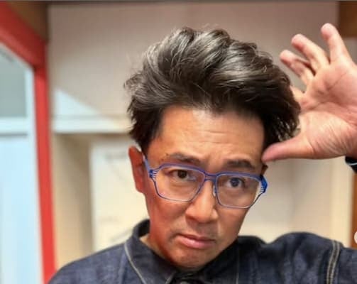 「かっちょいい〜！！」ビビる大木が青メガネを披露！