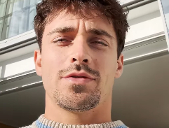 「これは革命級のコレクション！」シャルル・ルクレール、Ferrariとのファッション映像公開に世界中が大熱狂