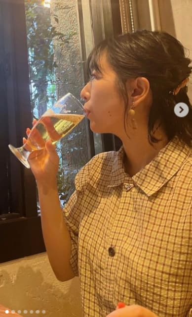 声優 茅野愛衣 ビストロでのオフショット公開！「ビストロってテンション上がる〜！！」