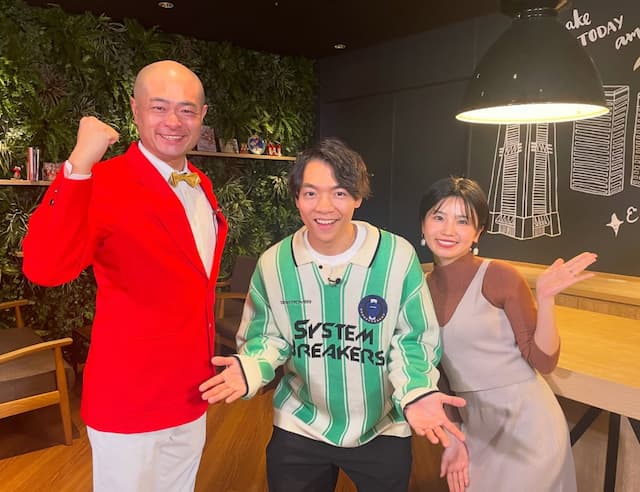 苦労人アイドル・小池美由、「全人類大好きな」ピザのお店でロケを敢行！