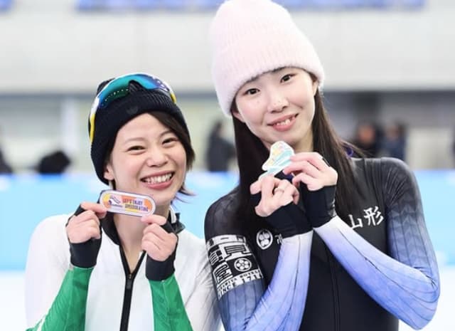 「大会会場で物販しようかなと企ててます(勝手に)」元スピードスケート選手がステッカーを作成⁉選手が達にも好評