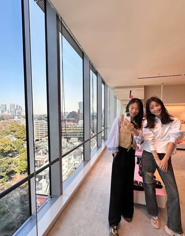 「超豪華な誕生日プレゼント！」仲良し女優二人が、誕生日のお祝いにお揃いにしたものとは？