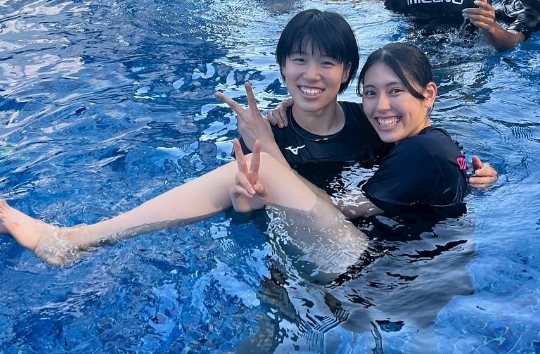 「みんなかわいすぎ」美女バレーボール選手、プールで大はしゃぎ！
