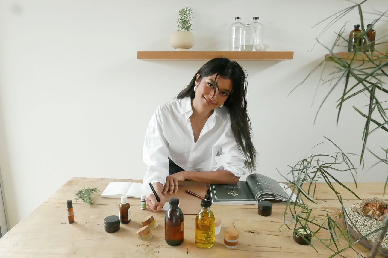 ローラがアロマセラピー検定1級に合格！🌿オシャレすぎる自宅の研究室も公開👀✨