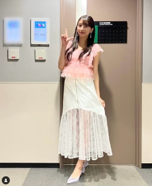 モーニング娘。'24　牧野真莉愛、ガーリーな衣装のオフショットを公開