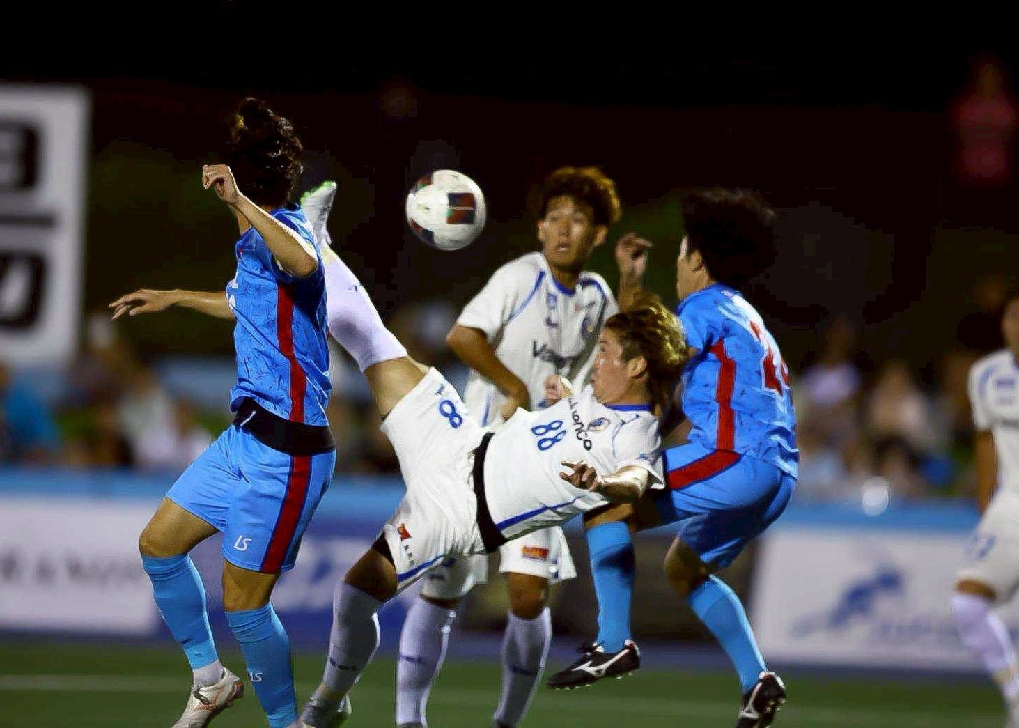 南葛SC・大前元紀が決勝オーバーヘッド　ネット沸く「翼くんかよ！」の再現弾