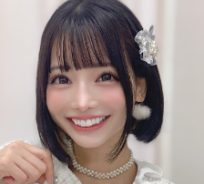 米倉みゆ、冬の新衣装でファン魅了！