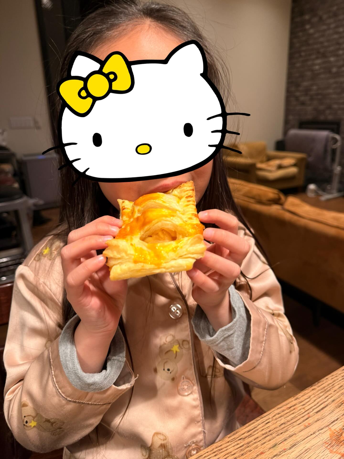 元モーニング娘。・藤本美貴が娘とアップルパイに挑戦！