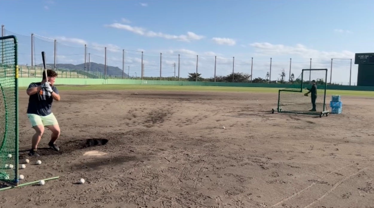 鷹の未来の主砲　練習動画に「打球音えぐい」