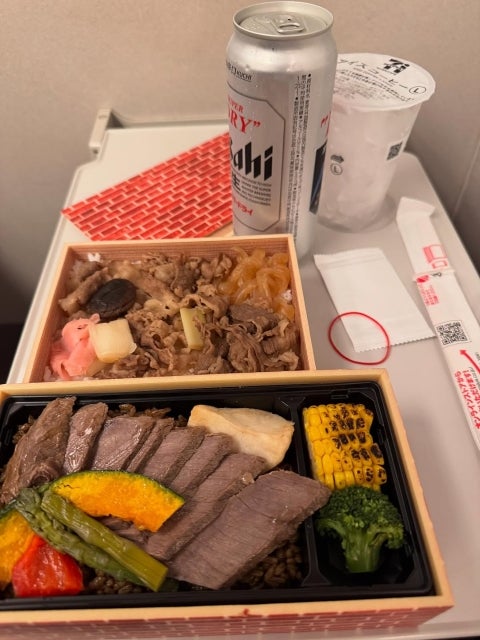 小沢仁志が「新幹線で肉と酒の朝食儀式」、さらば神戸で見せた「旅の締めくくりの“漢スタイル”」