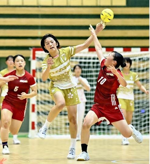 ハンドボール女子、白梅学園が初Ｖで選抜大会との２冠…主将「秋の国体も勝って３冠」と目標掲げる