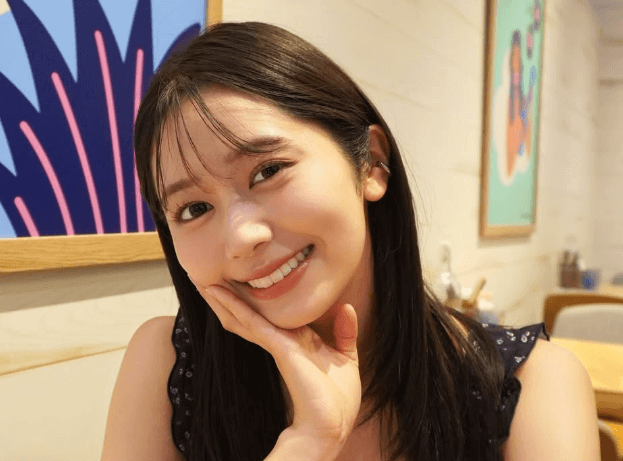 「清楚で可愛いから、好き」ラグビー美女子、伸び切る前の”美髪・見つめるショット”を公開！癒されファン続々「拝見し癒しを頂いております」