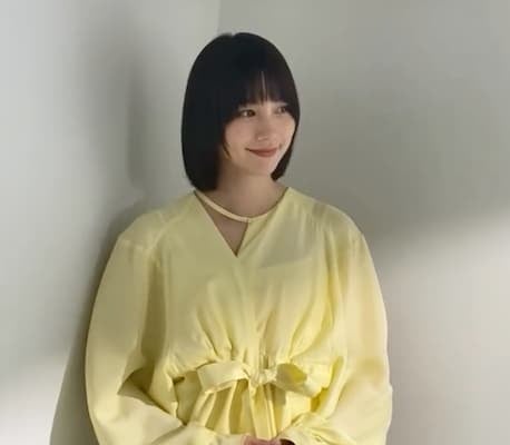 「春の花が咲いたみたいです」女優・のんの“イエロー”着用動画にファン歓喜！