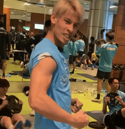 サンフレッチェ広島、10年ぶりのリーグ優勝にむけて筋力トレーニング「ササショーの筋肉すげー」