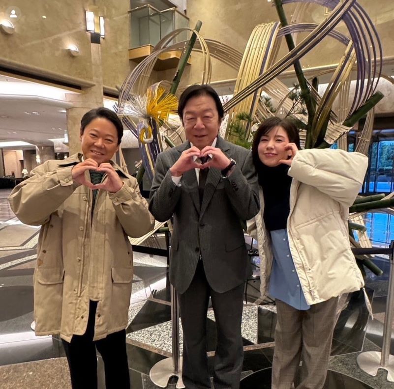 「サダヲハート可愛すぎるでしょ😭」阿部サダヲ、仲里依紗、古田新太の3Sが可愛すぎると話題に✨