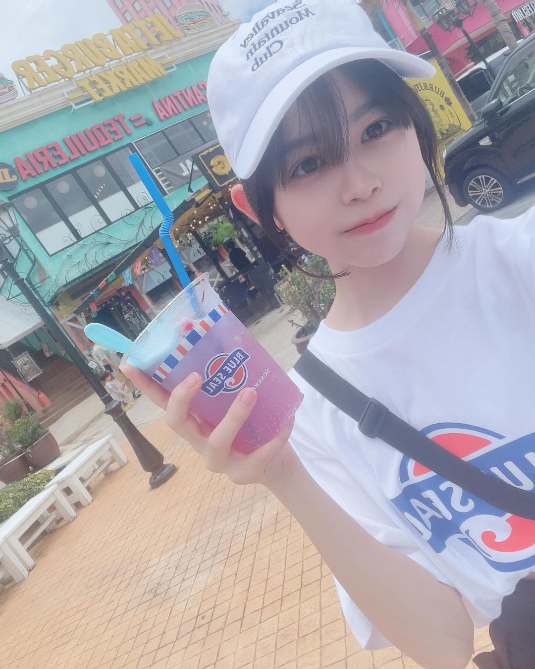 元祖YouTuber芸人の娘 さすがモデルなオフショット公開「スタイルえぐすぎて...」