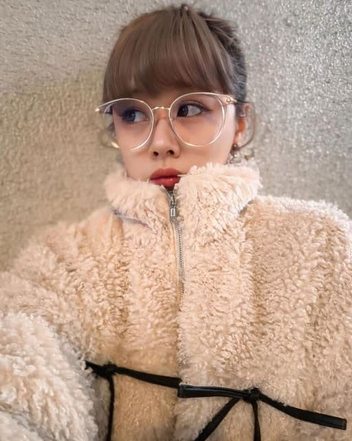 元モー娘。新垣里沙、寒くてもおしゃれを楽しむショットにファンからは”似合ってる”の声！