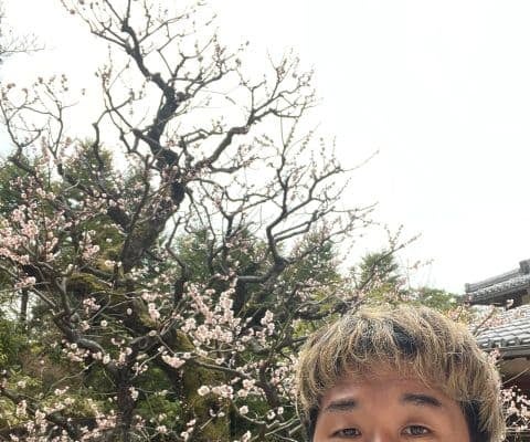 「さぁ、僕はどこにいるでしょう？」麒麟・田村裕、梅の花前での自撮りに謎かけ投稿！答えは