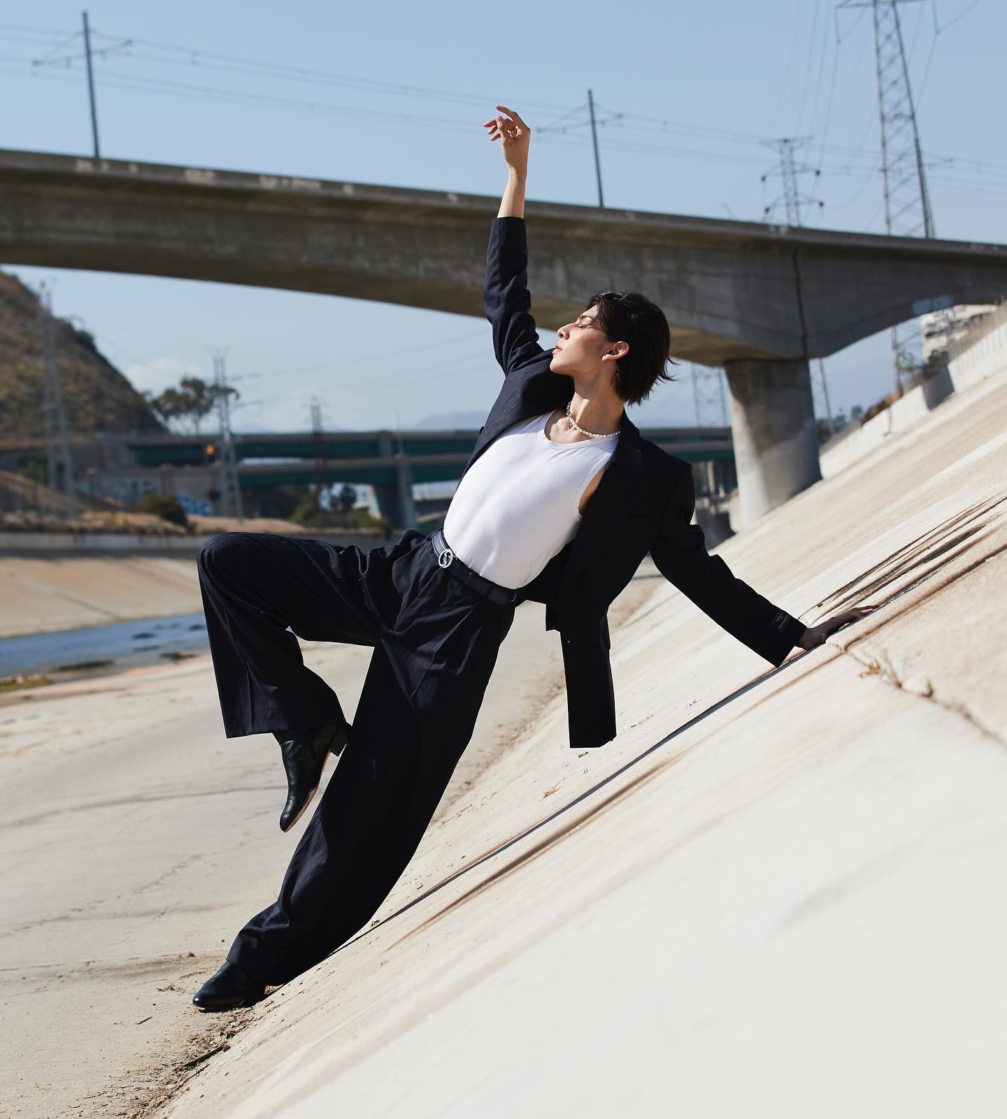 🕺SnowMan・ラウールの独創的ポージングに「もはや宙に浮いてる？？」とファン大絶賛🤍