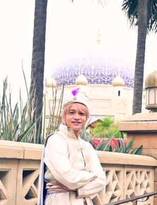 人気男性アイドルが夢の国で〇〇〇〇に変身！？ カッコ良すぎると話題に