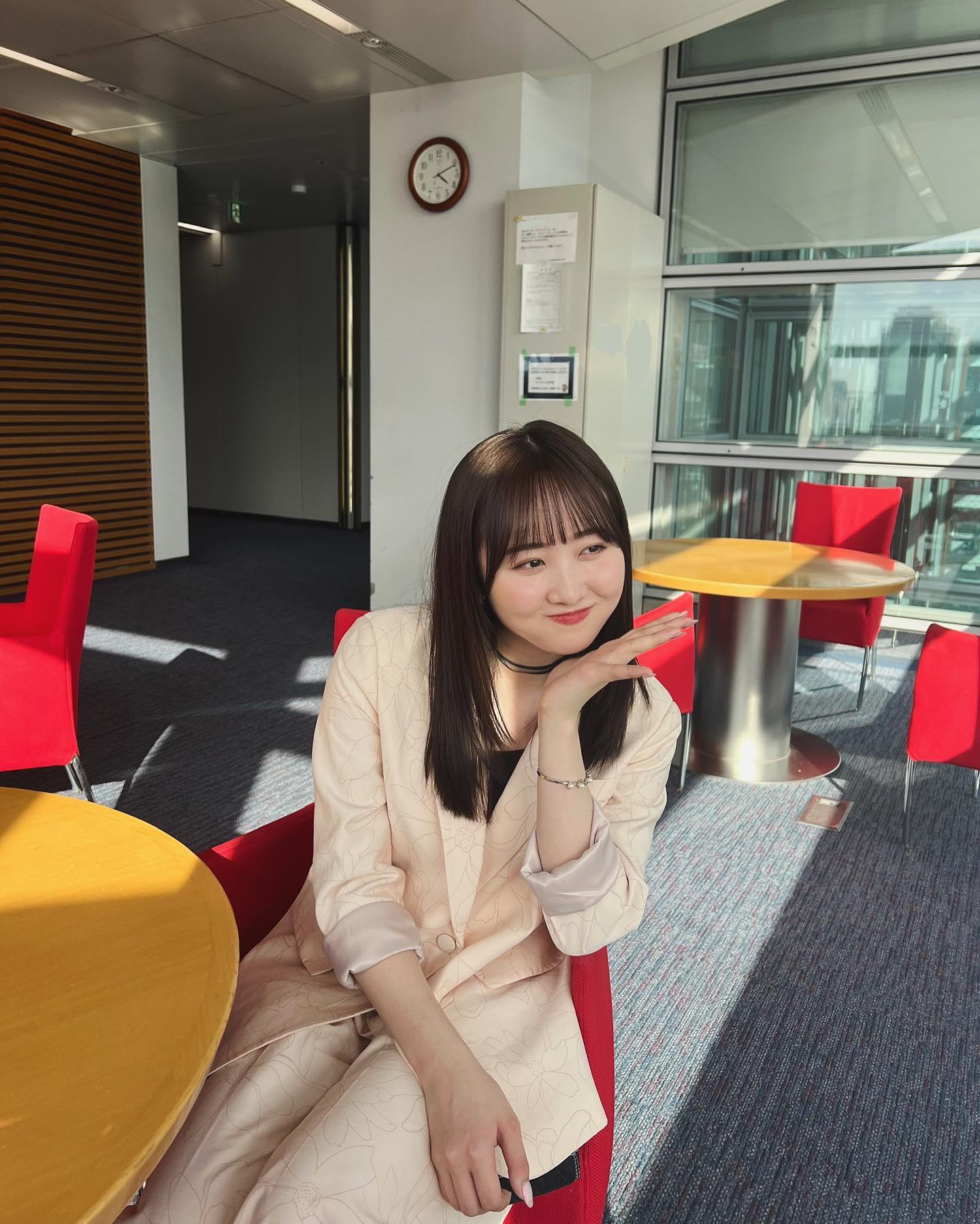 「ほんとに美人」本田望結のOLコーデにファン歓喜「素敵な女性」「どんな仕事も乗り切れる」