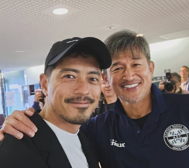 鈴木啓太　「ずっとかっこいい。」日本のレジェンド選手との激レアツーショット公開