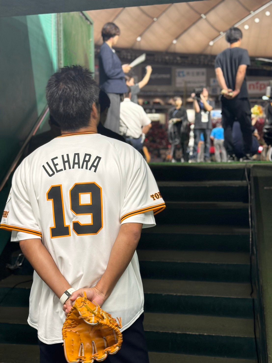 「メジャー経験者でも...」上原浩治のメモリアル始球式が話題に