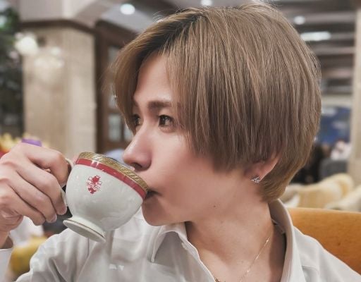 「横顔イケメンすぎん？」人気YouTuber、オフショットが