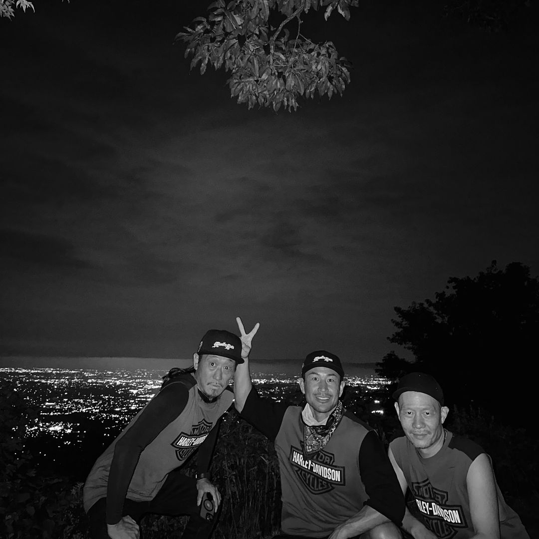 魔裟斗 約30年前の写真を公開！「登谷山までナイトツーリング 」