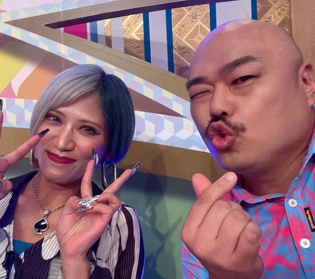 クロちゃんがオールスター後夜祭で信子の隣の席になり、テンションマックス！