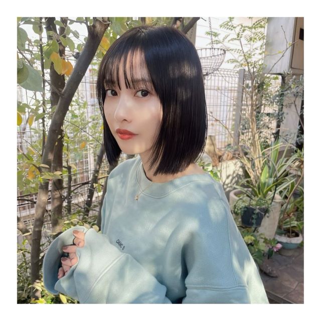 佐野ひなこ、黒髪ツヤツヤ「ストンボブ」姿が可愛すぎるとファン絶賛💞