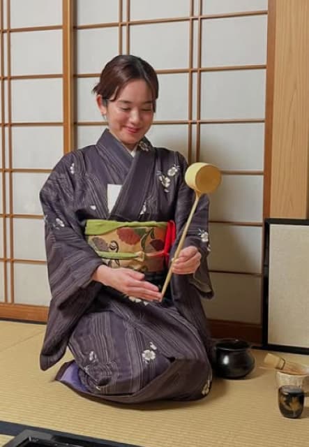 着物姿の「筧美和子」が可愛すぎ！和室でお茶を嗜む！