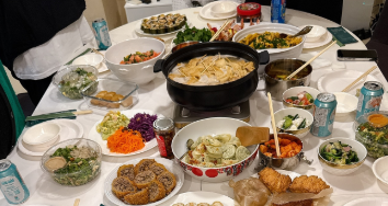 「美味しいもん会開催！」小川菜摘、豪華手料理にファン大興奮