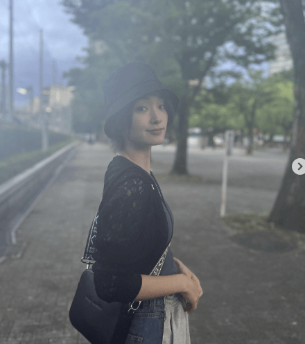 剛力彩芽、私服コーデが大反響！リラックスした散歩スタイルにファン絶賛の声