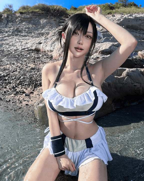 「FF7ファン歓喜！」人気レイヤー・カモミールが「ティファ」のセクシーコスを披露！