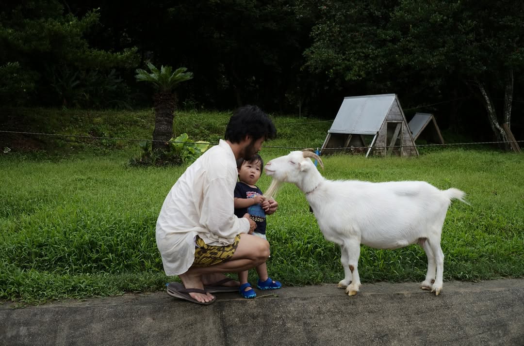 Jリーグ柏レイソル所属のサッカー選手・犬飼智也、束の間の休息で撮った写真集を公開！3人旅は今回がラスト？