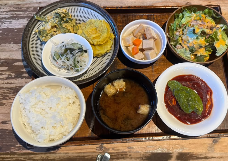 三重・鈴鹿の隠れ家カフェが話題！地元アスリートも通う絶品ディナー