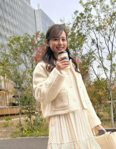 久慈暁子、私服コーデが大反響！大学時代の友人とカフェ巡り