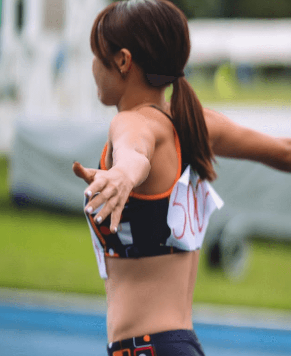 「大ファンです」美女陸上選手・北村夢、横向き姿すら美しい”水平手広げショット”にファン熱視線！