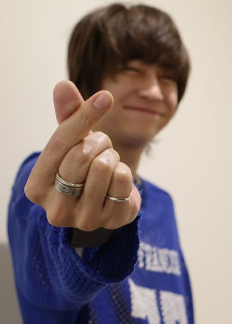 Hey! Sɑy! JUMP・八乙女光 圧倒的ファンサにファンメロメロ！「青コーデ超超似合ってる！」と話題に！