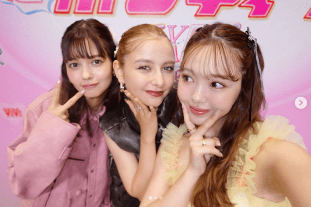 「可愛いの三重奏」藤田ニコル、モデル仲間との3Sが話題！