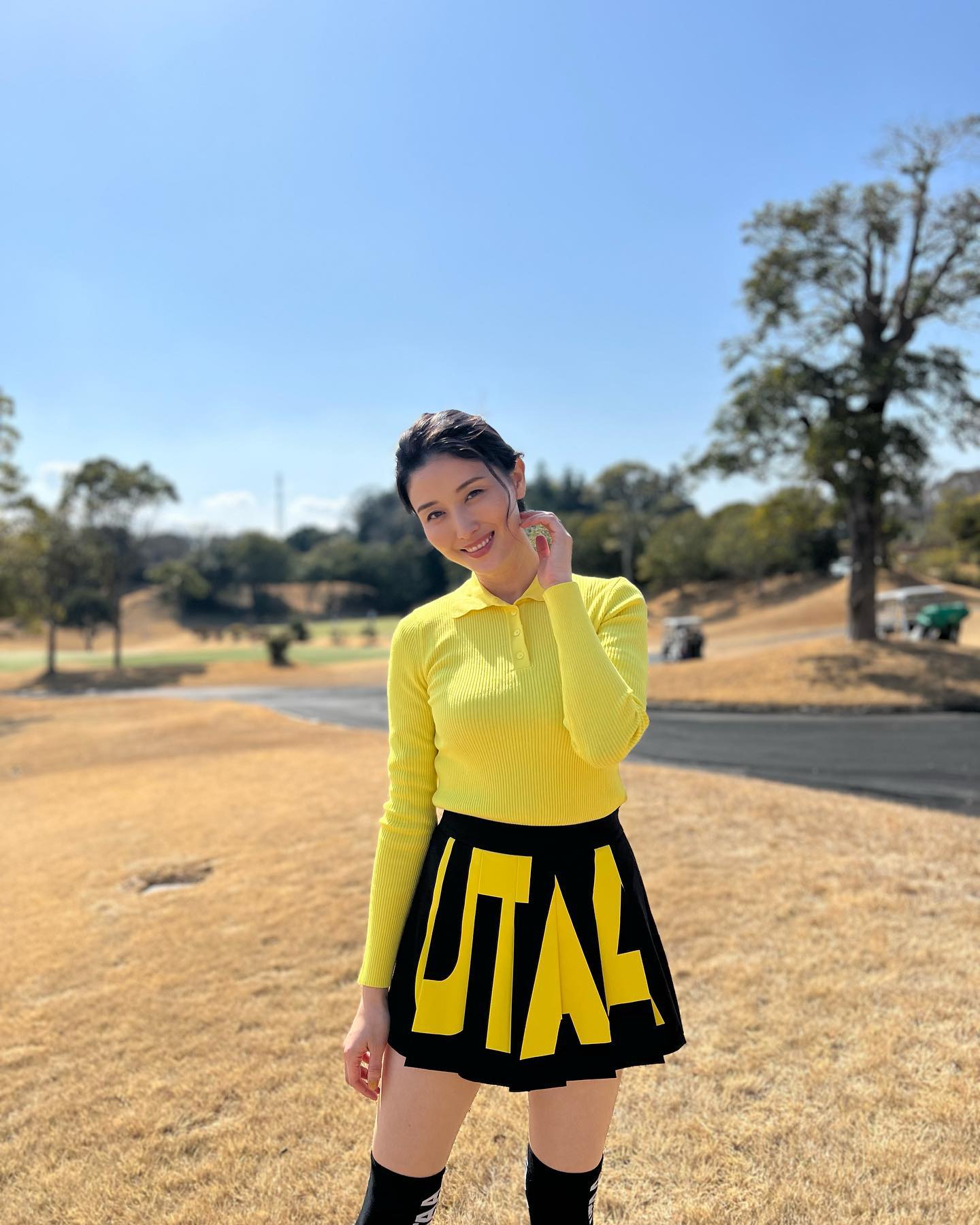 ⛳️橋本マナミ、ゴルフ場をミニスカでラウンド！？🐝